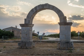 Der römische Bogen in Cabanes